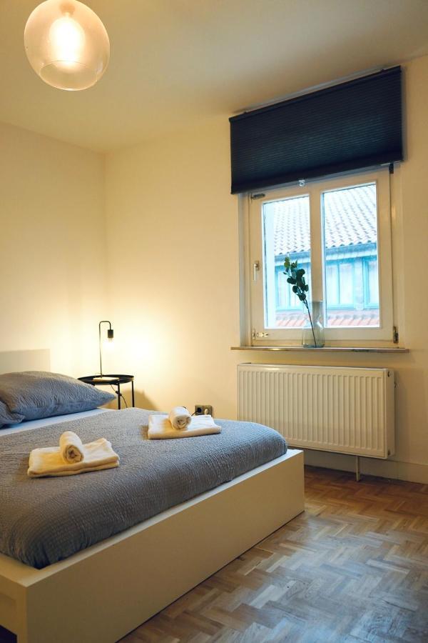 Geraeumiges Wohnen Fuer 7 Personen- Parkplatz- Waschmaschine- 3 Schlafzimmer Apartment *