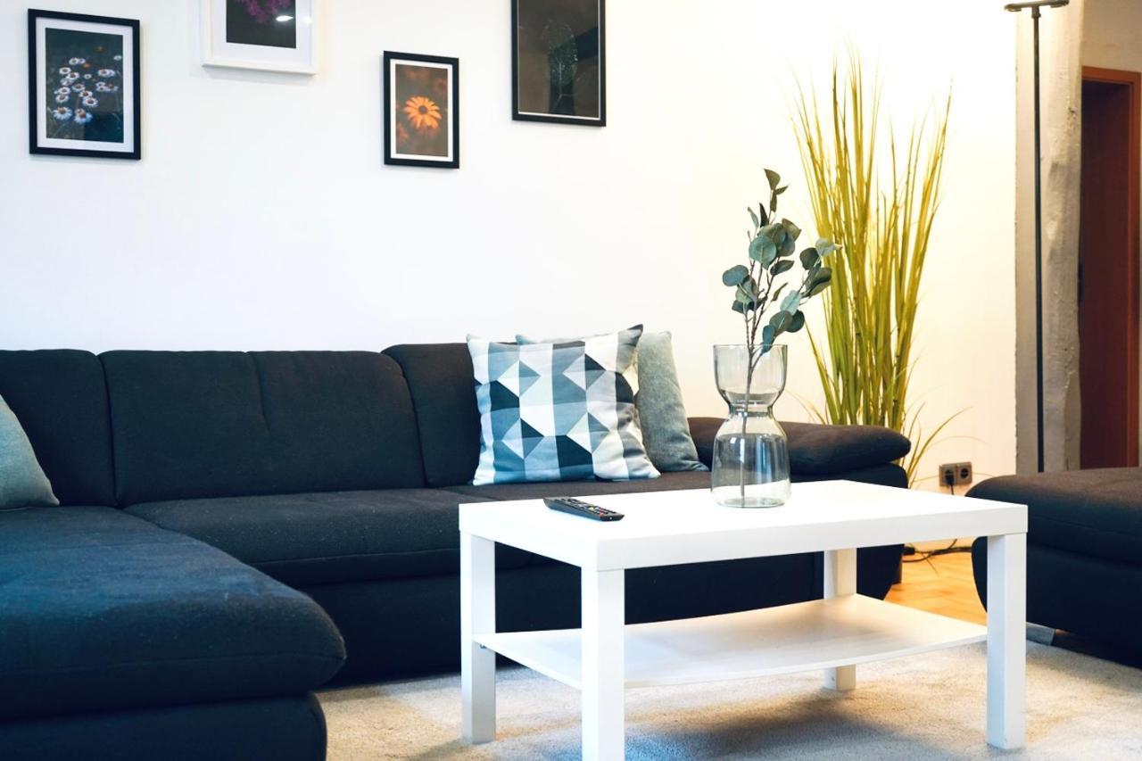 Geraeumiges Wohnen Fuer 7 Personen- Parkplatz- Waschmaschine- 3 Schlafzimmer Apartment *