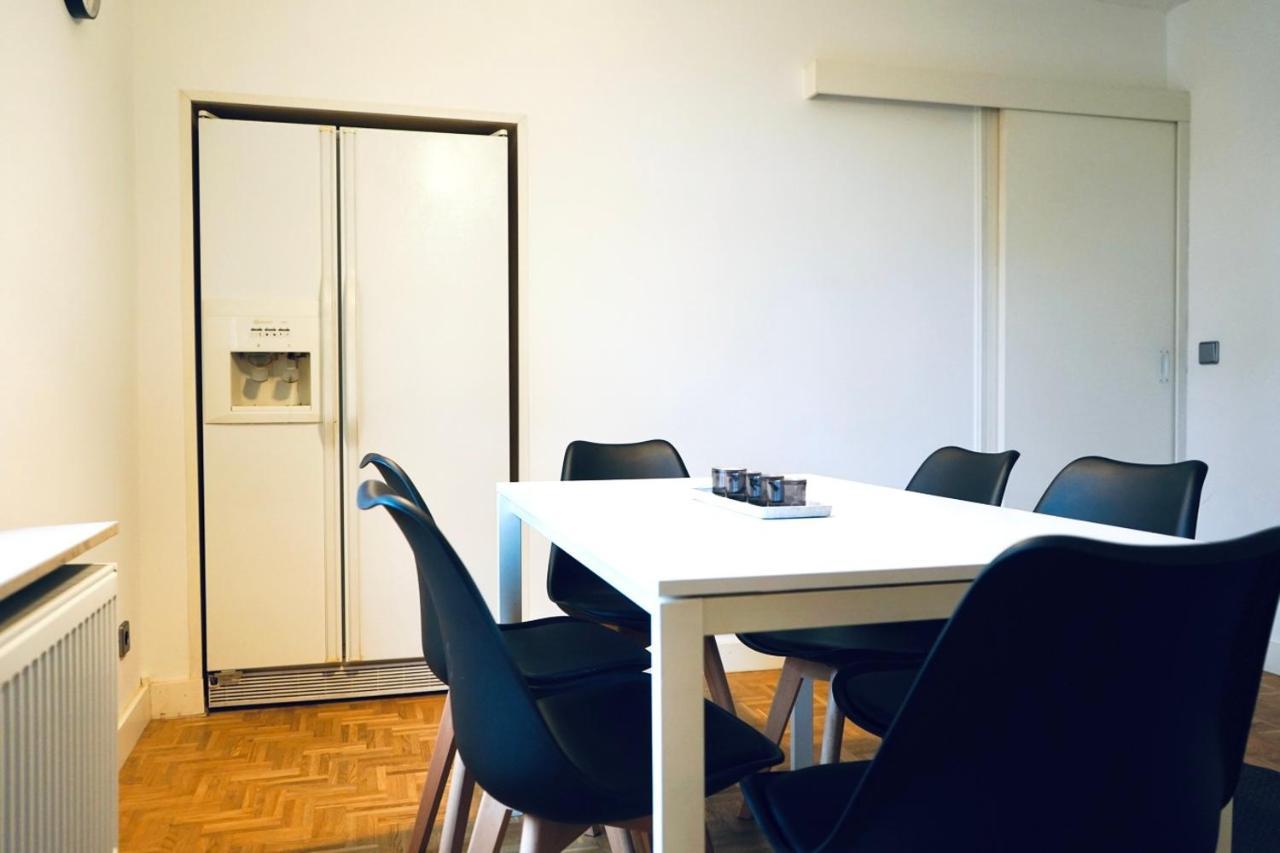 Apartment Geraeumiges Wohnen Fuer 7 Personen- Parkplatz- Waschmaschine- 3 Schlafzimmer *